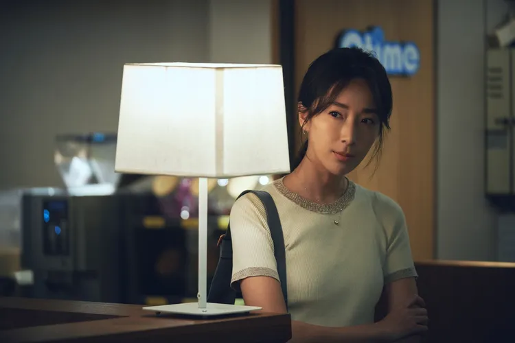 隋棠當上假貴婦費盡心機求生存。三立提供