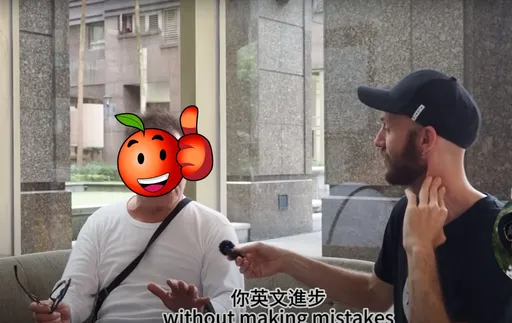 街訪汗衫老伯「英文超溜」嚇壞老美 網驚呆:天啊是台灣英語教父!