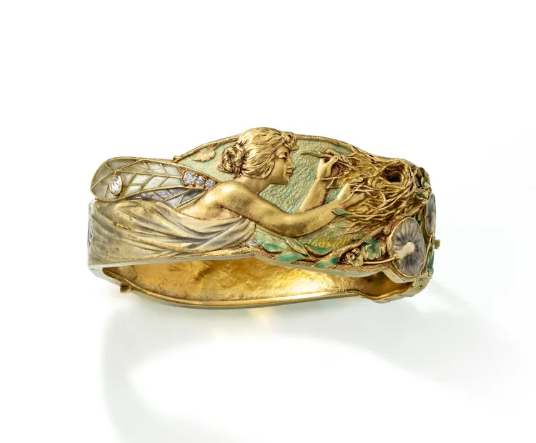 藏家Sandy喻為「天使」的MASRIERA空窗琺瑯金質手鐲。藏家提供