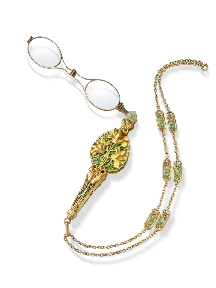 新藝術風格Lorgnette手持眼鏡，是18世紀晚期到Art Deco裝飾藝術時期，時髦女性在社交場合使用的熱門品。藏家提供