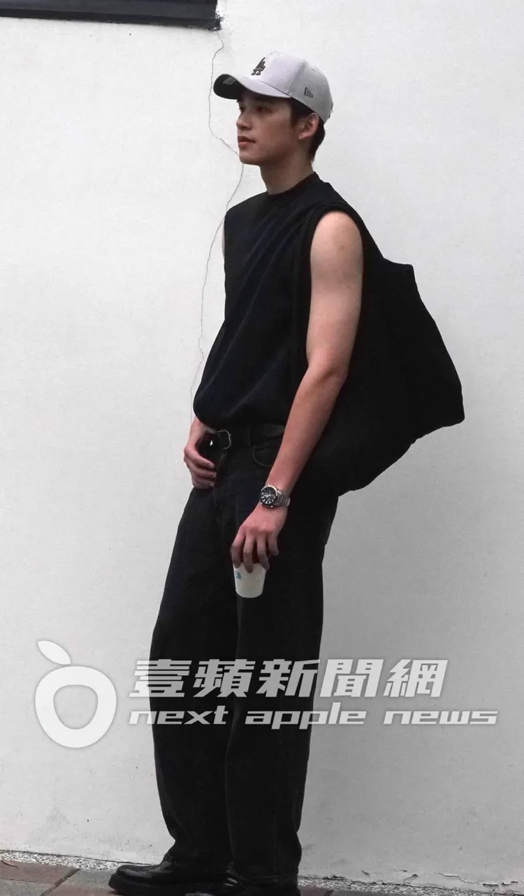 小鮮肉王品澔，手插口袋帥氣爆表。特勤中心攝