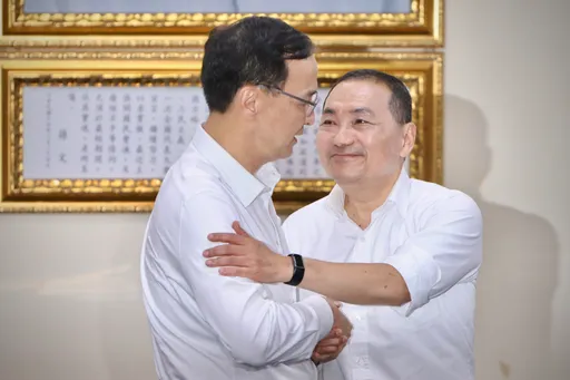 「内参民调」全碾郭台铭 挺郭派中常委怒了!竟采绿营游盈隆民调难说服我