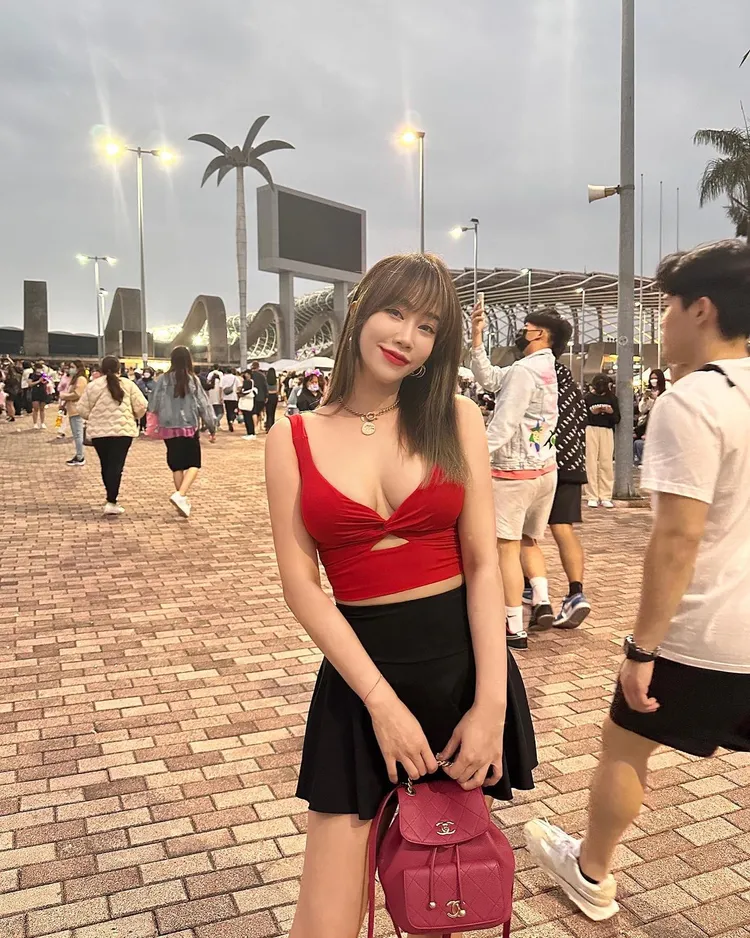 林佩瑤自信展現好身材。翻攝林佩瑤臉書