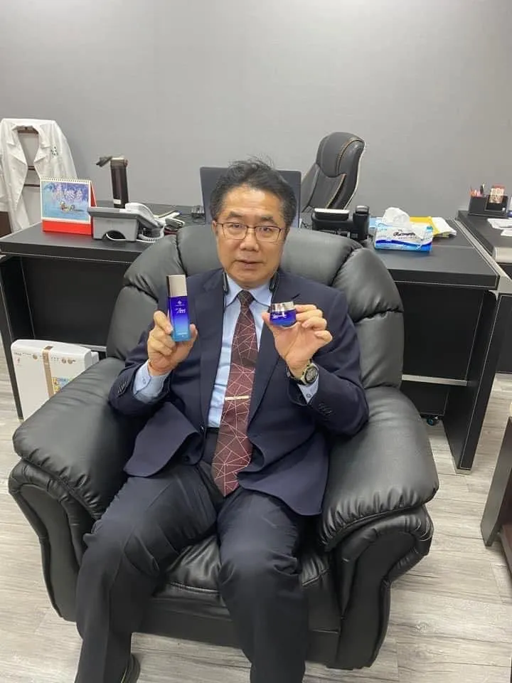 她張貼照片點名黃偉哲曾推薦。翻攝自徐巧芯臉書