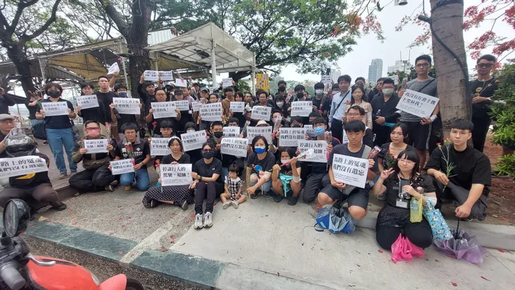 民間發起各地串連快閃活動，相約集結守護行人的意志上凱道遊行。凃建豐攝