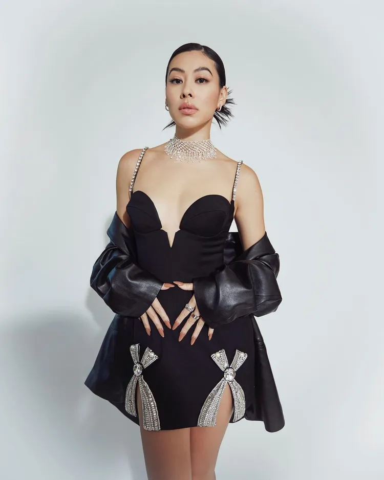 蔡詩芸近期追求當性感大膽的地方媽媽。翻攝dizzydizzo IG