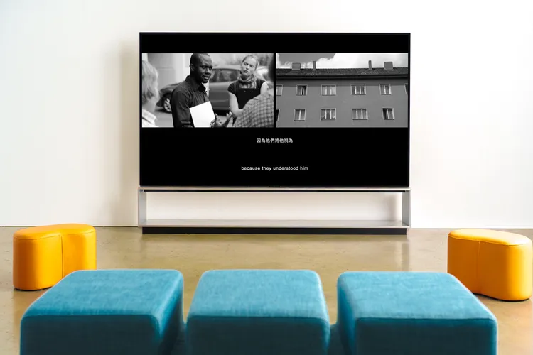 LG OLED具有AI 8K影像升頻技術，可深度分析並恢復遺失的資訊，亦可開啟「FILMMAKER Mode電影製作人模式」，讓整體色彩保留原始作品想要表達的真實效果。業者提供