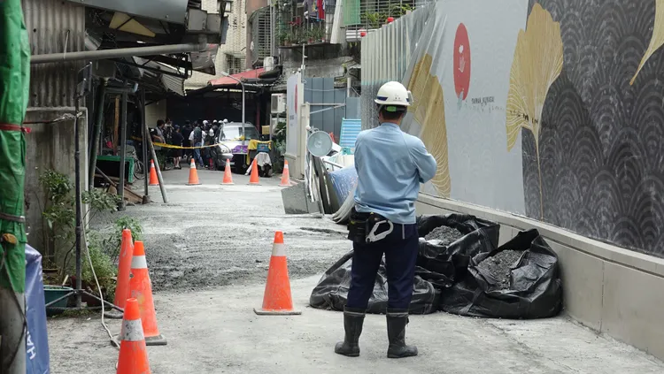 天坑位置已經填補完成。莊宗達攝