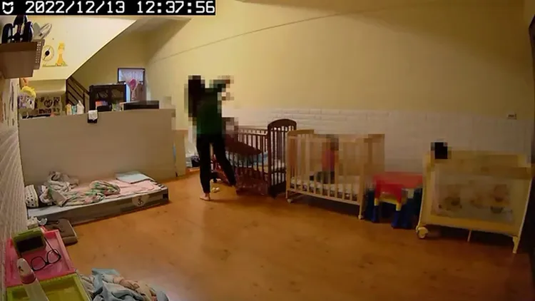 蘇姓保母至少13次重摔甚至倒提甩拋。翻攝畫面