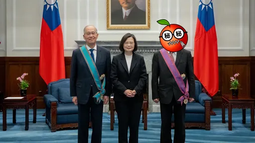 巧合？李大維和他被爆幫「大小姐」傳話擋疫苗　一張照片曝玄機