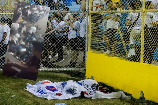 薩爾瓦多足球賽踩踏增至12死 混亂驚恐畫面曝光