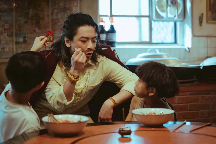 Toro郭葦昀特別客串《百味小廚神 中元大餐》 。紅衣小女孩股份有限公司提供