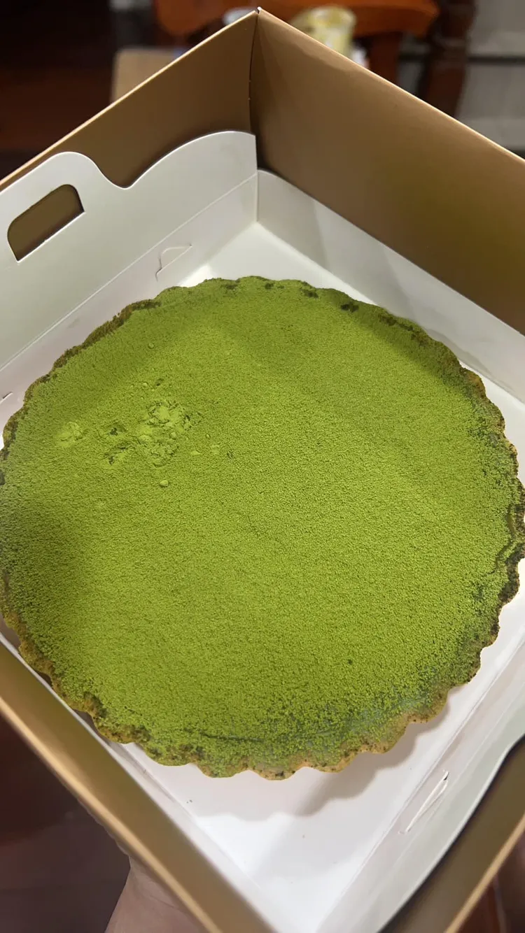 收到的母親節蛋糕與廣告照片有落差。取自爆怨公社