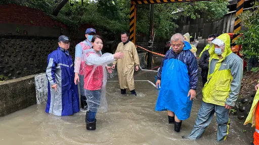 竹市多处淹水!连外道路积水严重 香山高中宣布停课