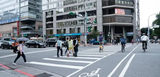 女人辛苦了!勞部調查:遠距上班還要顧家壓力大 逾4成愛實體辦公