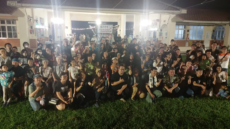 演出結束後大合照。凃建豐攝