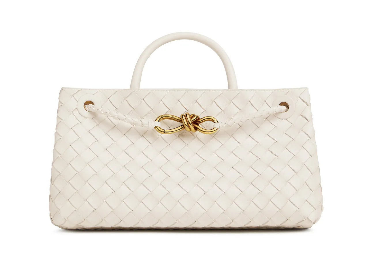 Andiamo皮革編織包早秋新米白色款,13萬8600元。品牌提供