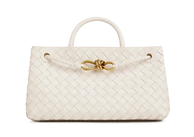 Andiamo皮革編織包早秋新米白色款，13萬8600元。品牌提供