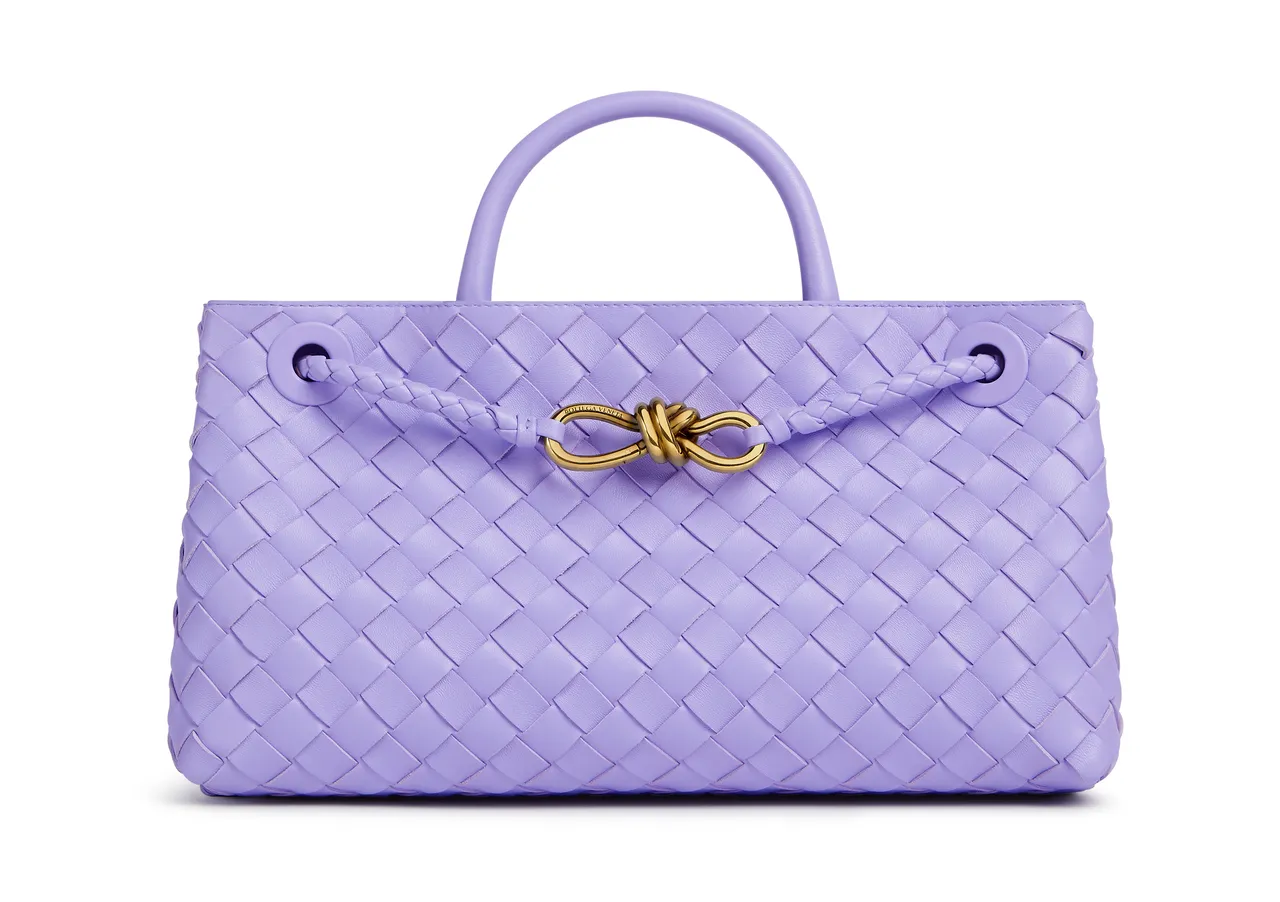 Andiamo皮革編織包早秋新粉紫色款,13萬8600元。品牌提供