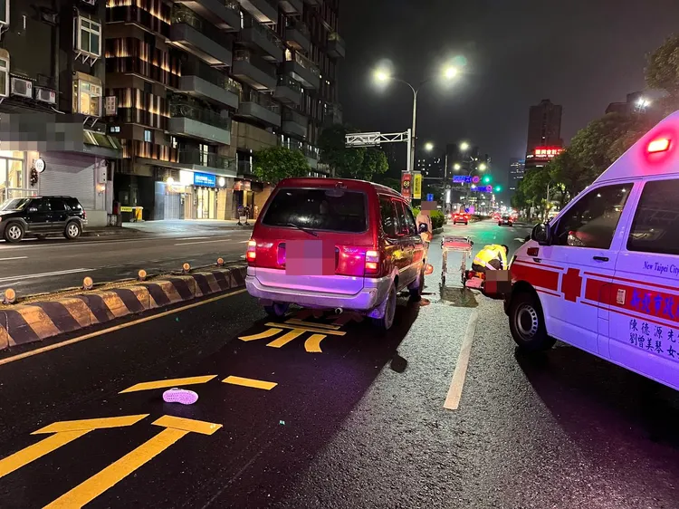 警消搶救傷者。翻攝畫面