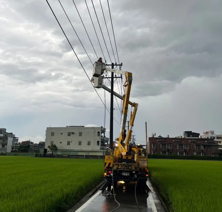 台電公司派員搶修。台電公司提供