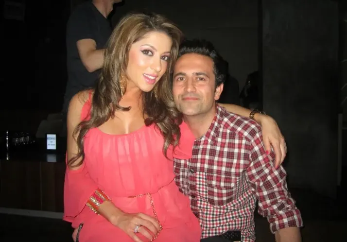 已婚的卡薩兒（左）與醫美名醫老公。翻攝Instagram/ Khazar Momeni