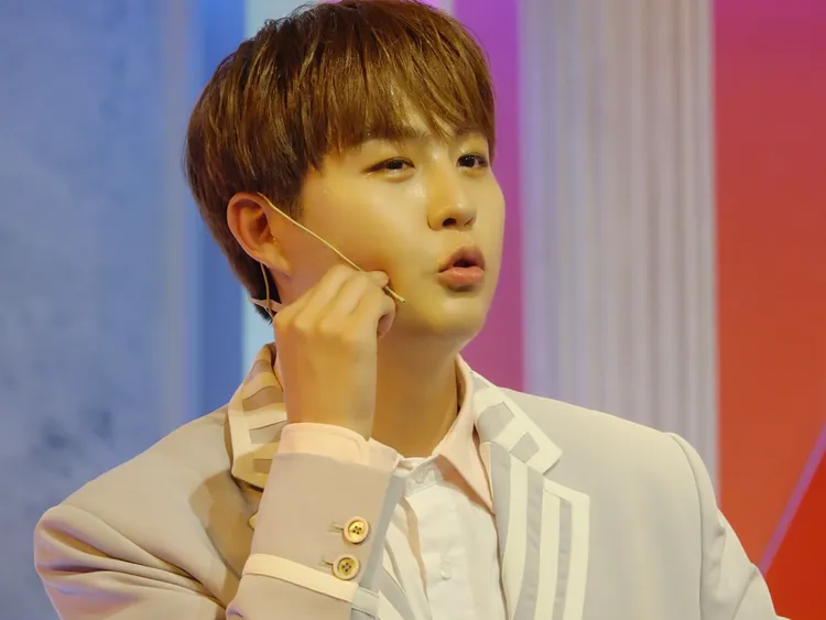 「大國男兒」仁俊的表情很逗趣。FU Entertainment 提供