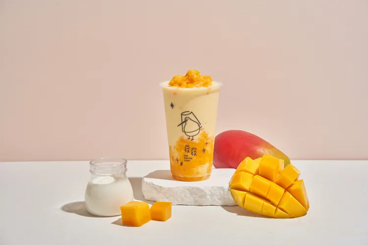 發發好芒優格選用屏東愛文芒果，打入清爽優格，口感絲滑、綿密，奶香混著微酸的芒果香味。業者提供