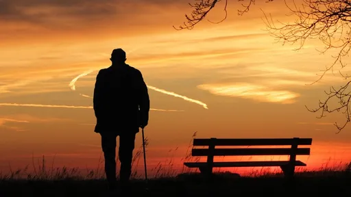 失智症有救了？衰退速度減緩35%　禮來阿茲海默症新藥將速送審