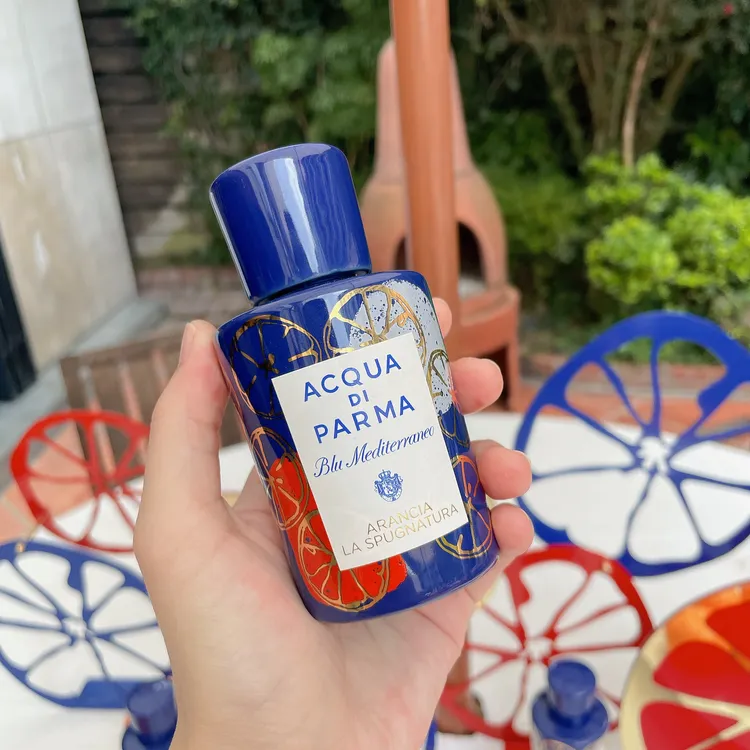 其瓶身為100%高品質瓷器製成。品牌提供