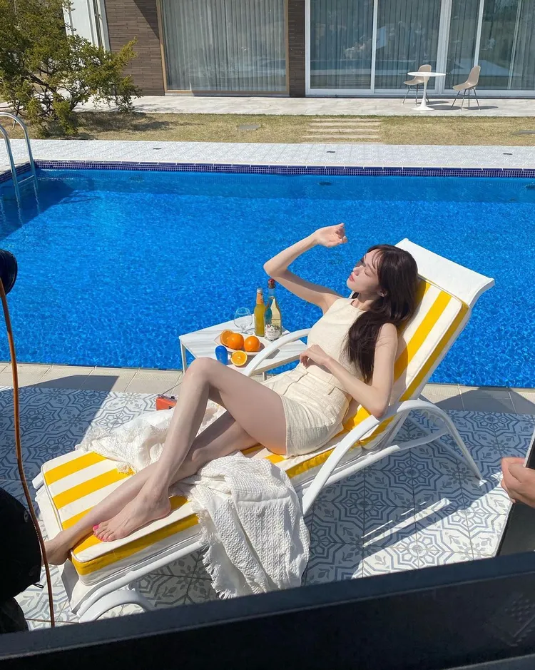 175公分高的李聖經大方曬出長美腿。翻攝heybiblee IG