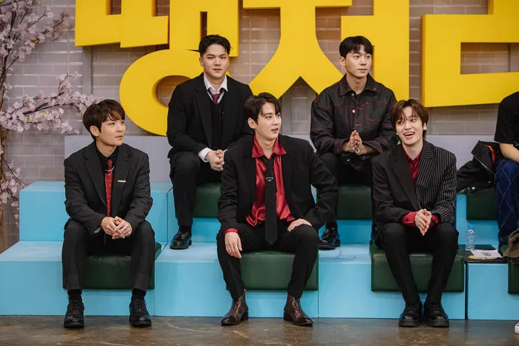 TEE TOP不久前才上劉在錫節目《玩什麼好呢》，C.A.P（後排左起）今退團後，剩創造、Ricky（前排左起）、天地、Niel繼續活動。翻攝TEEN TOP IG
