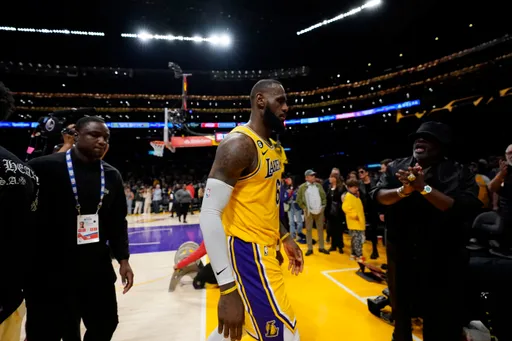 驚！美名記爆料　NBA超級巨星詹姆士考慮退休！