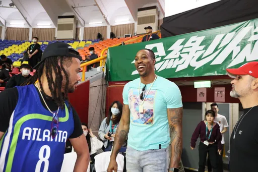 笑死!「魔獸」打電話招募被淘汰的詹姆士 「你來台灣可以當GOAT」