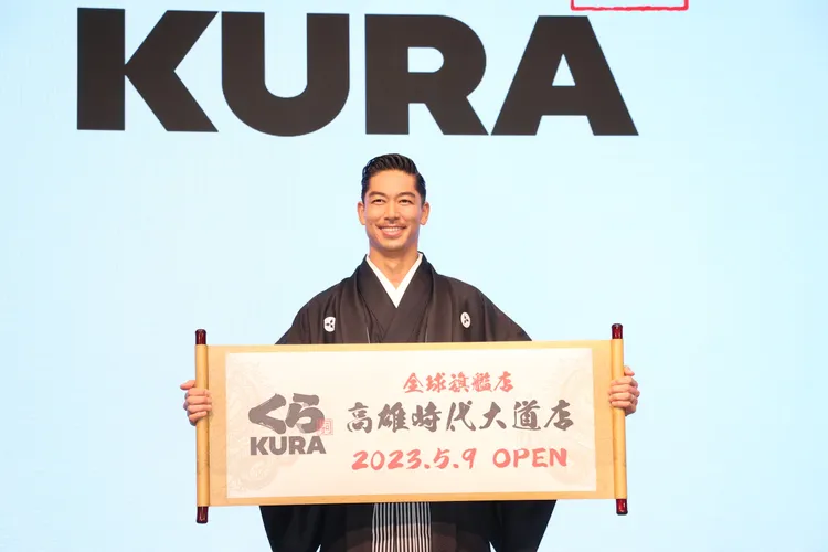 AKIRA南下慶祝藏壽司旗艦店開幕。鄭孟晃攝