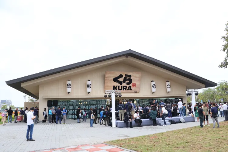 藏壽司全球旗艦店佔地2000坪，氣派豪華。鄭孟晃攝