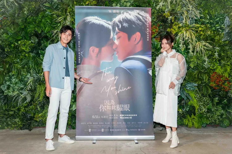 蔡黃汝（右）、唐振剛出席新片媒體茶敘。時創影業提供