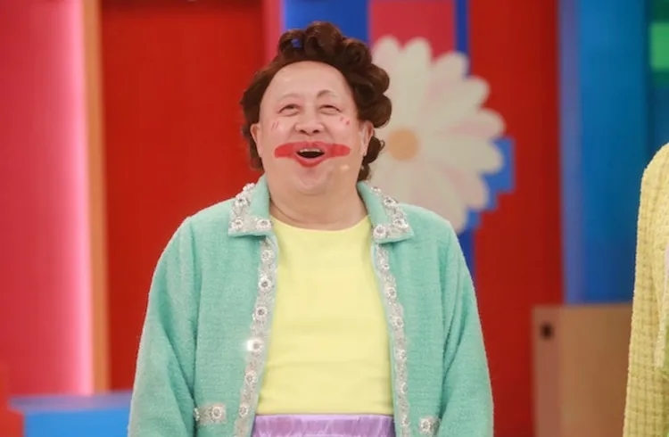 曾志偉神複製花媽。翻攝YouTube