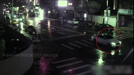 新北男警局旁開車闖紅燈 蘆洲警攔查活逮通緝犯