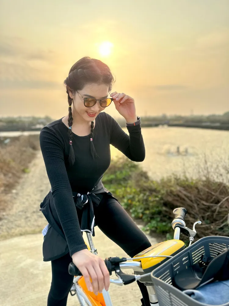 劉方慈騎單車遊台南。翻攝劉方慈 Crystal Liu 臉書粉絲專頁