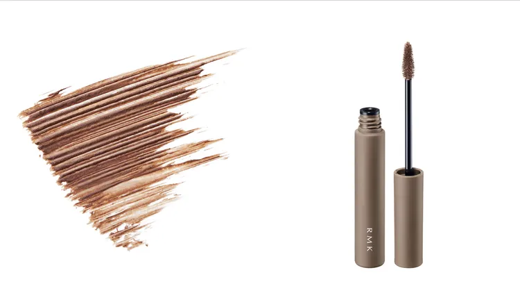 RMK立體眉采膏#03有著柔和的灰褐色調，1200元。品牌提供