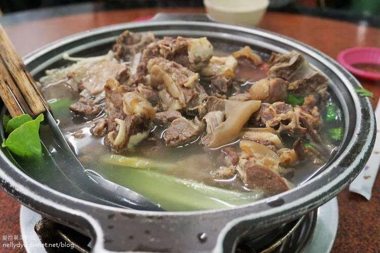 入選米其林必比燈的岡山舊市羊肉，羊肉爐非常美味。觀光局提供