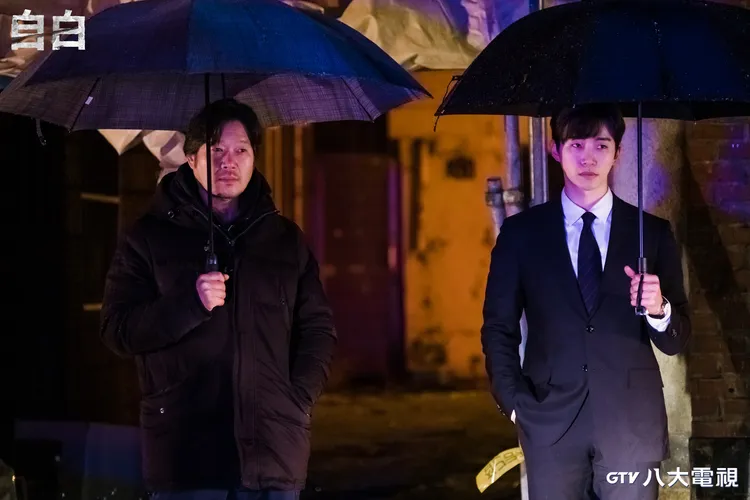 李俊昊（右）、劉在明《自白》中聯手找出幕後黑手。八大電視提供