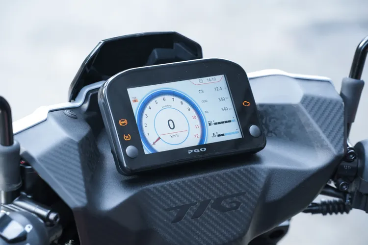 標配的5吋液晶儀表板提供數位、指針兩種不同顯示風格。黃天佑攝