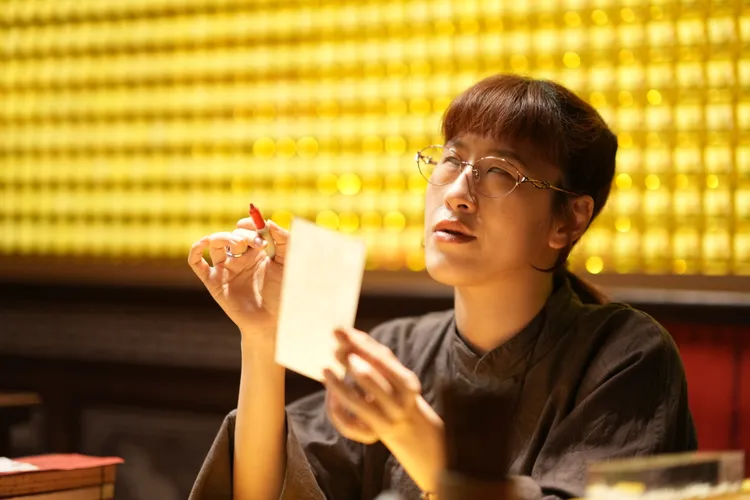 百白翻白眼通靈。甲上娛樂提供