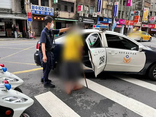 7旬街友驚慌忘返收容中心路 中和警暖心護送