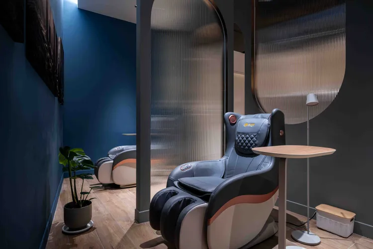 匯勝宜蘭服務據點，在2樓也為Volvo車主備有Fuji按摩椅的獨立空間。業者提供