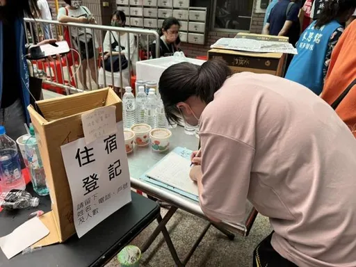 竹北氣爆「帝王至尊」社區撤離88住戶 明早由專家檢視建物結構安全