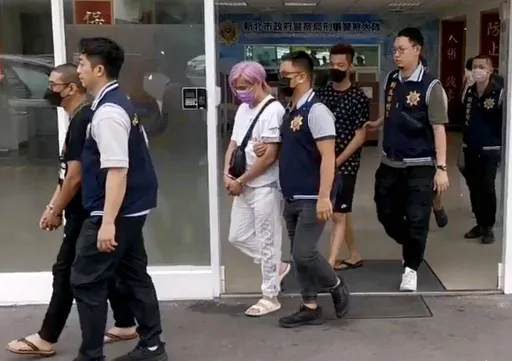 竹聯弘仁會設車手集團！拐騙帳戶囚禁3人　基隆警攻堅逮5嫌送辦