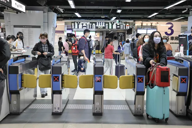 台鐵售票窗口統一於7月1日開放旅客購買方案及使用乘車。資料照